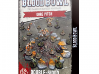 Blood Bowl Ogre Team Pitch & Dugouts (Inglés)